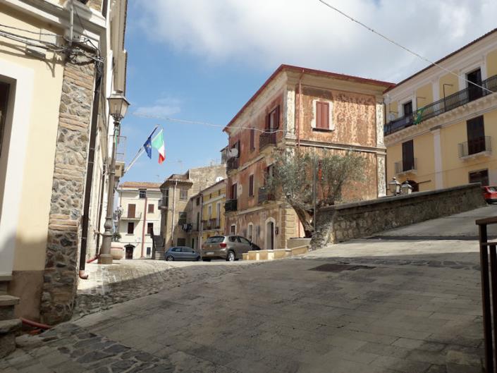 Image No.17-3 Bed Property for sale