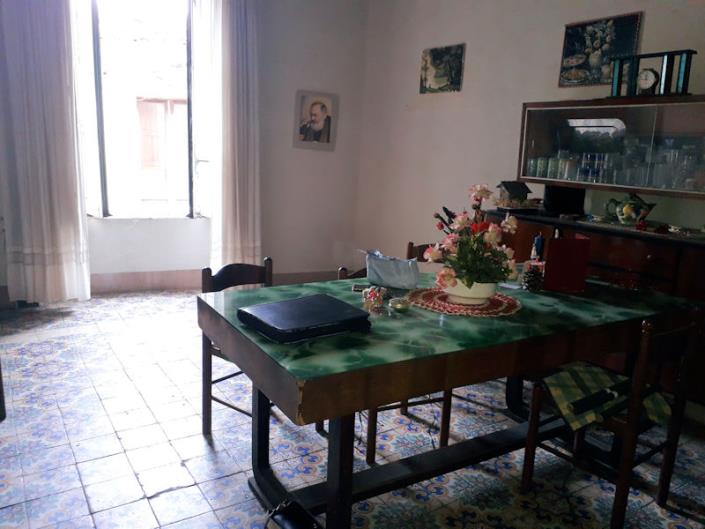 Image No.5-3 Bed Property for sale