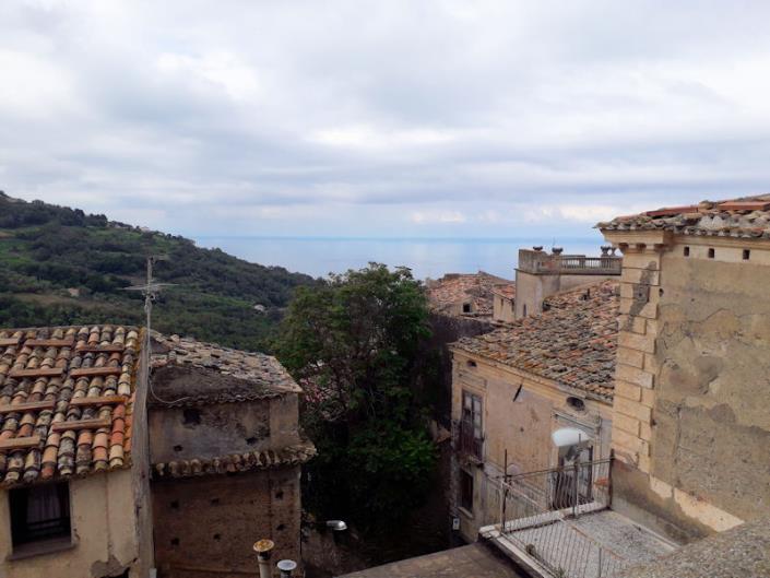 Image No.21-3 Bed Property for sale