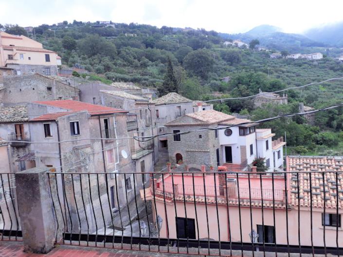 Image No.15-3 Bed Property for sale