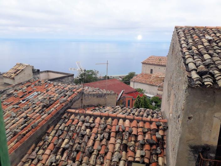 Image No.6-3 Bed Property for sale