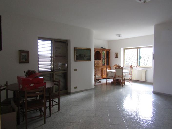 Image No.4-Villa de 4 chambres à vendre à Scalea