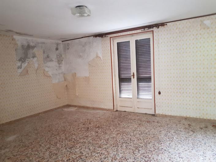 Image No.8-3 Bed Country House for sale