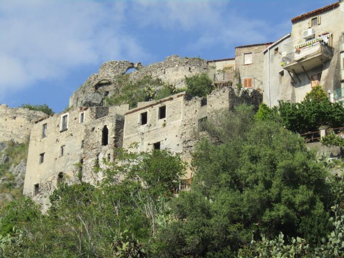 Image No.1-3 Bed Townhouse for sale