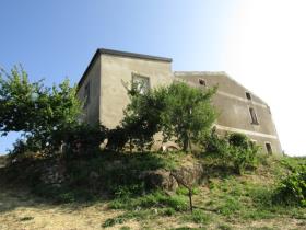 Image No.0-Ferme de 2 chambres à vendre à Corigliano Calabro