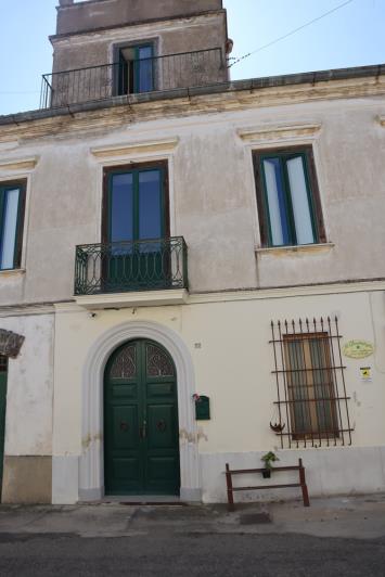 Image No.17-2 Bed Townhouse for sale