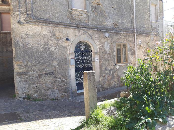 Image No.13-2 Bed House for sale