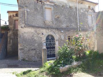 1 - Serra d'Aiello, House