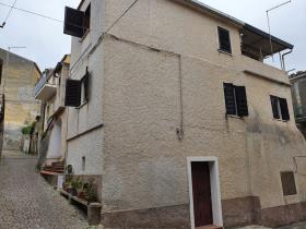 Image No.0-Maison de 3 chambres à vendre à Serra d'Aiello