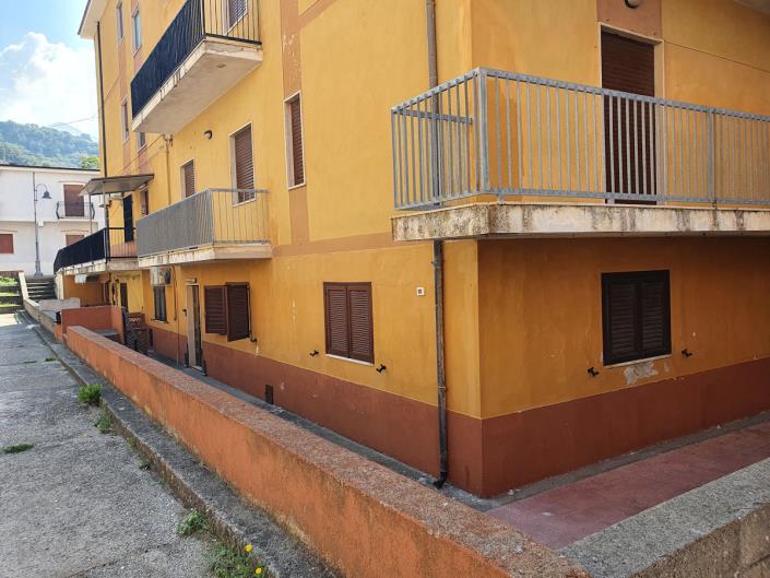 Image No.17-3 Bed Apartment for sale