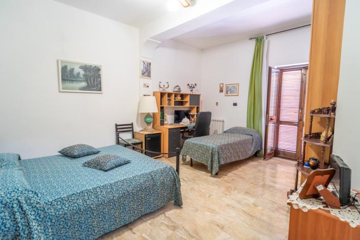 Image No.8-10 Bed Villa for sale