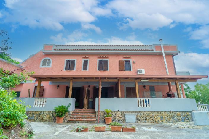 Image No.21-10 Bed Villa for sale