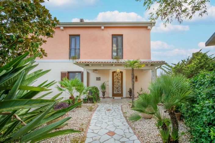 Image No.1-Villa de 3 chambres à vendre à Scalea