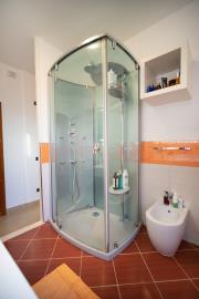 Villa-Petrosa-Scalea-Shower