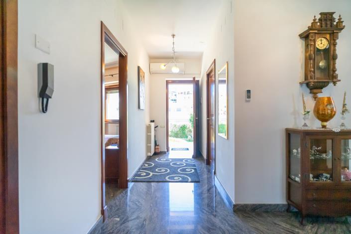 Image No.4-6 Bed Villa for sale