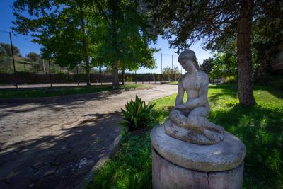 Ornamental-statue-Villa-in-Calabria