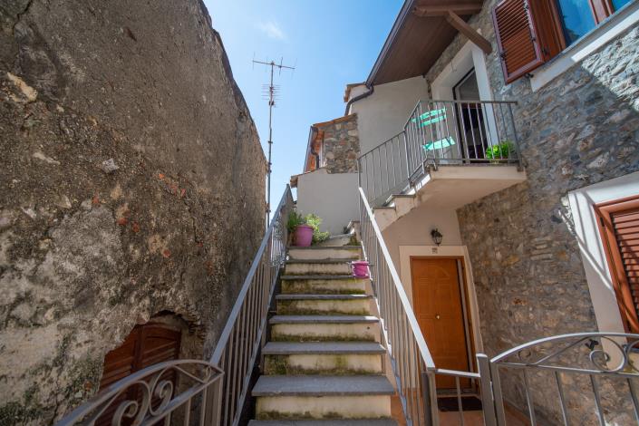 Image No.1-2 Bed Townhouse for sale