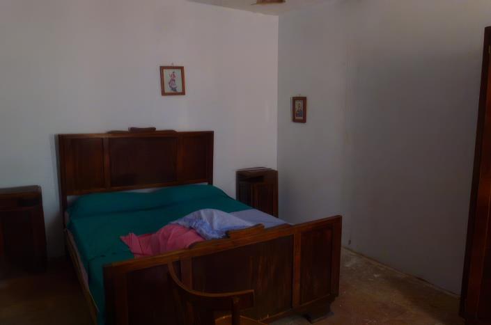 Image No.12-1 Bed House for sale