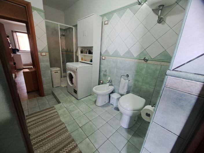 Image No.15-5 Bed House for sale