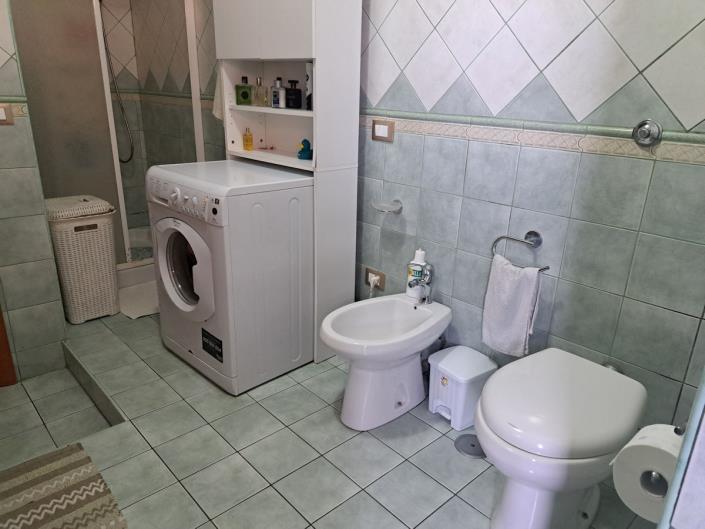 Image No.14-5 Bed House for sale