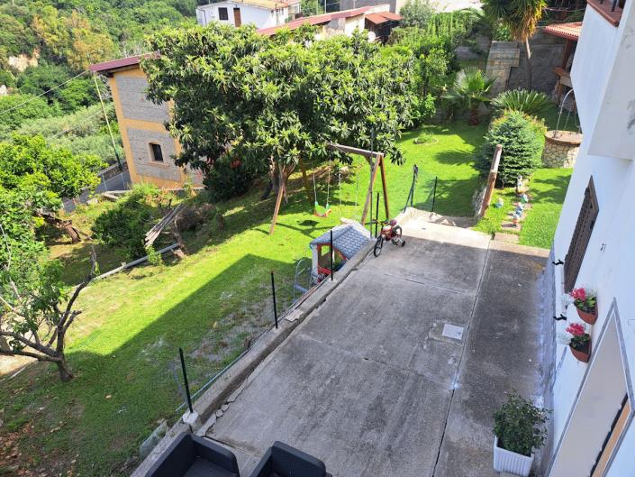 Image No.24-5 Bed House for sale