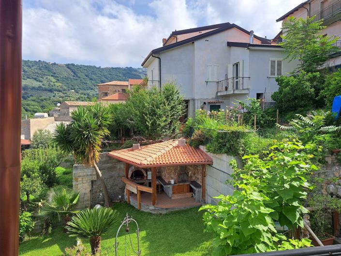 Image No.16-5 Bed House for sale