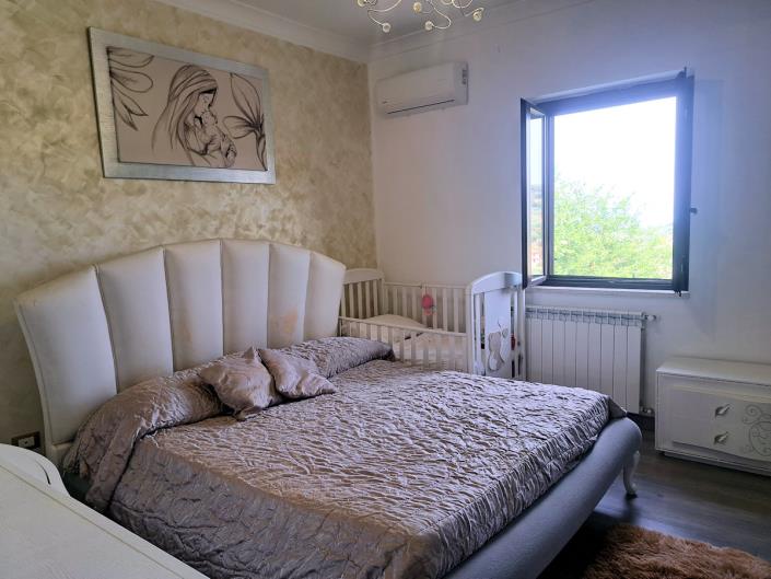 Image No.32-5 Bed House for sale