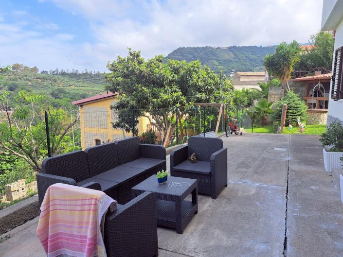 Image No.34-5 Bed House for sale