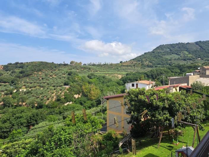 Image No.40-5 Bed House for sale