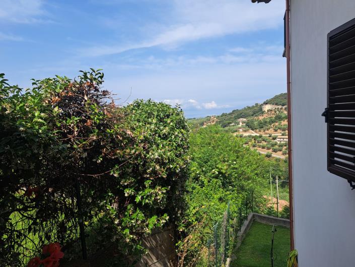 Image No.23-5 Bed House for sale