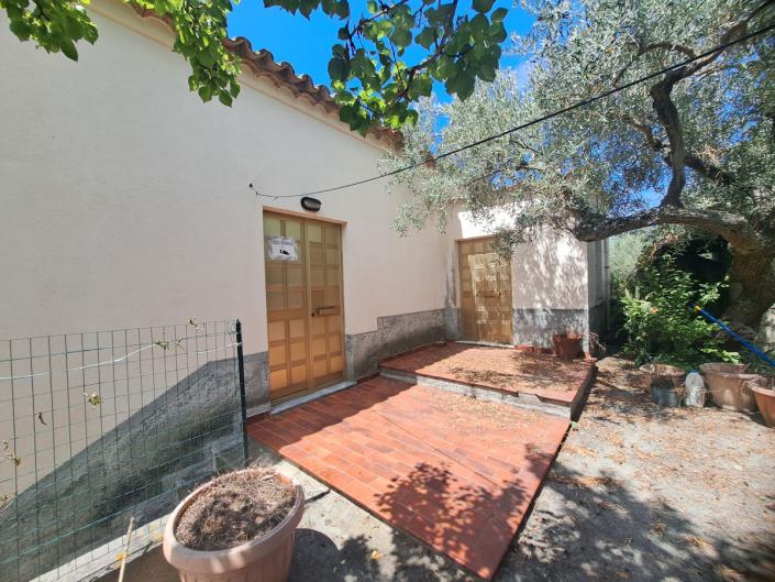 Image No.14-3 Bed Country House for sale