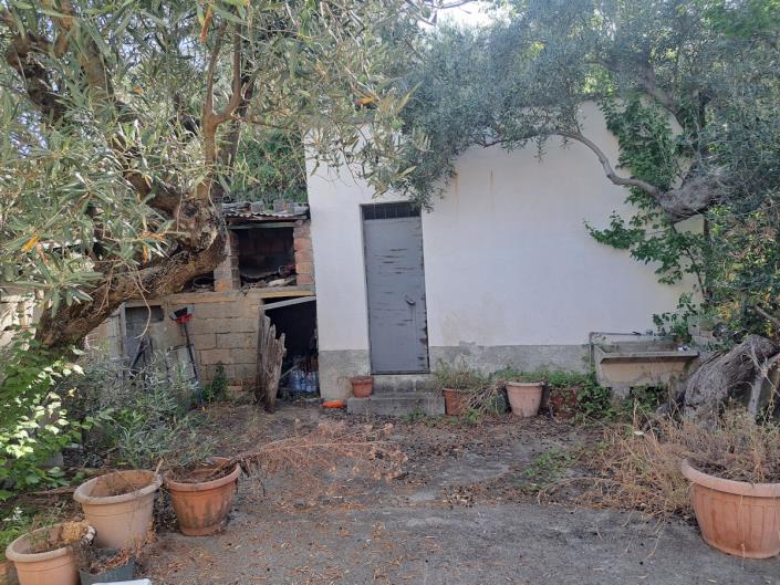 Image No.19-3 Bed Country House for sale