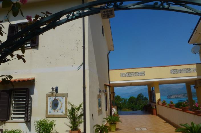 Image No.4-4 Bed Villa for sale