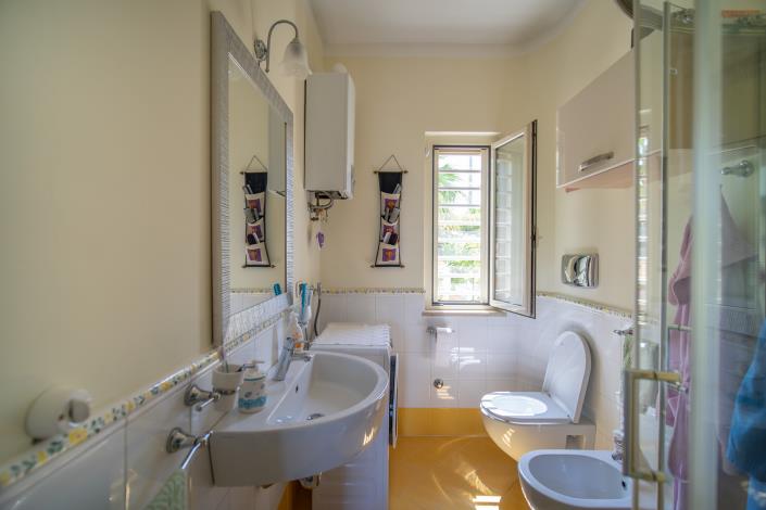 Image No.6-4 Bed Villa for sale