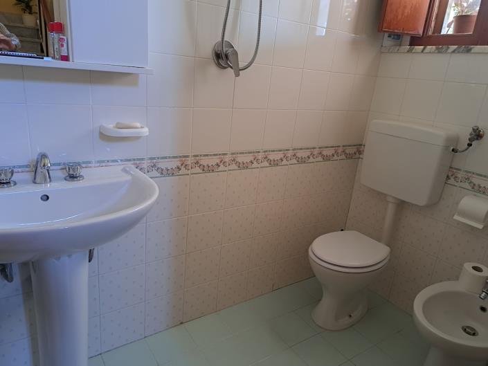 Image No.12-2 Bed Country House for sale