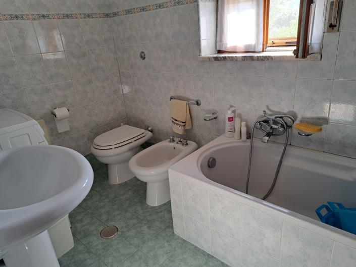 Image No.13-2 Bed Country House for sale