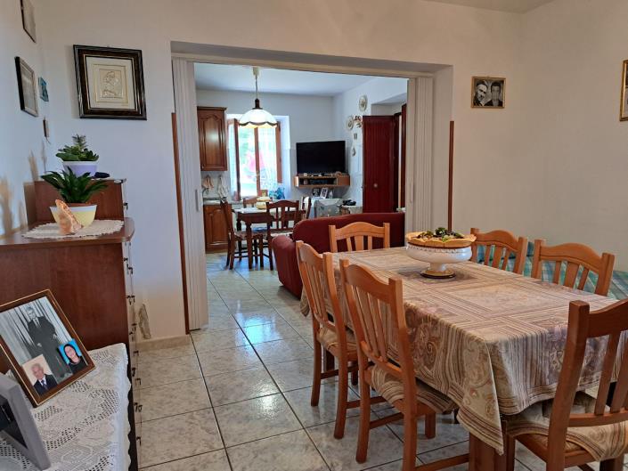 Image No.4-2 Bed Country House for sale