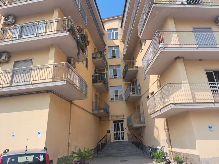 Image No.1-3 Bed Apartment for sale