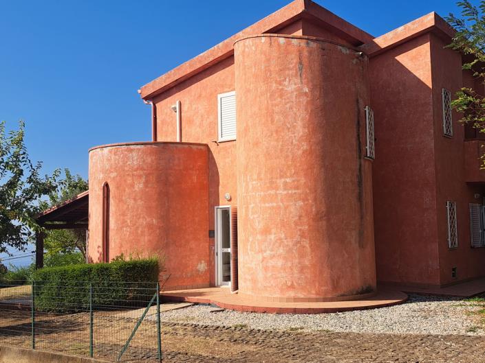 Image No.1-3 Bed Villa for sale
