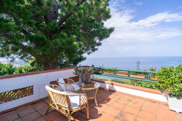 Image No.4-4 Bed Villa for sale