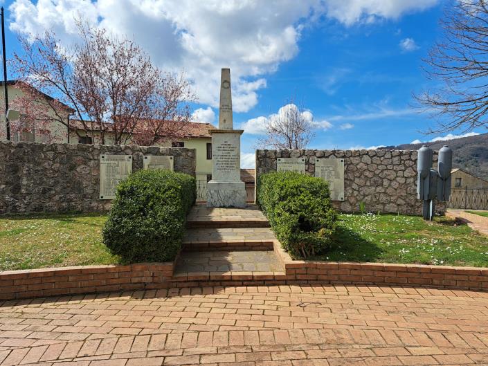 Image No.17-2 Bed Townhouse for sale