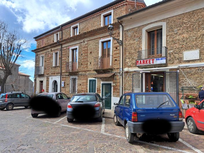 Image No.15-2 Bed Townhouse for sale