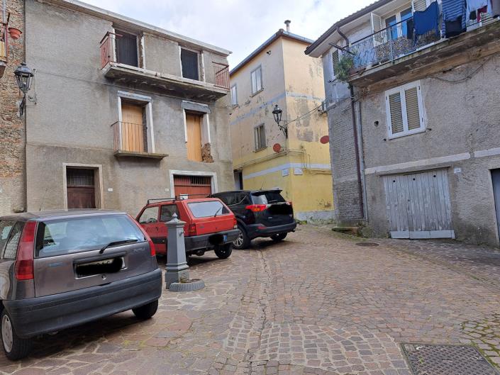 Image No.2-2 Bed Townhouse for sale