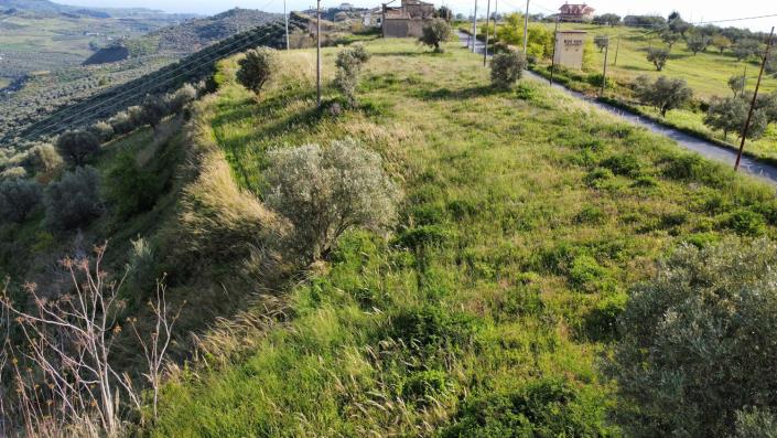 Image No.11-3 Bed Farmhouse for sale