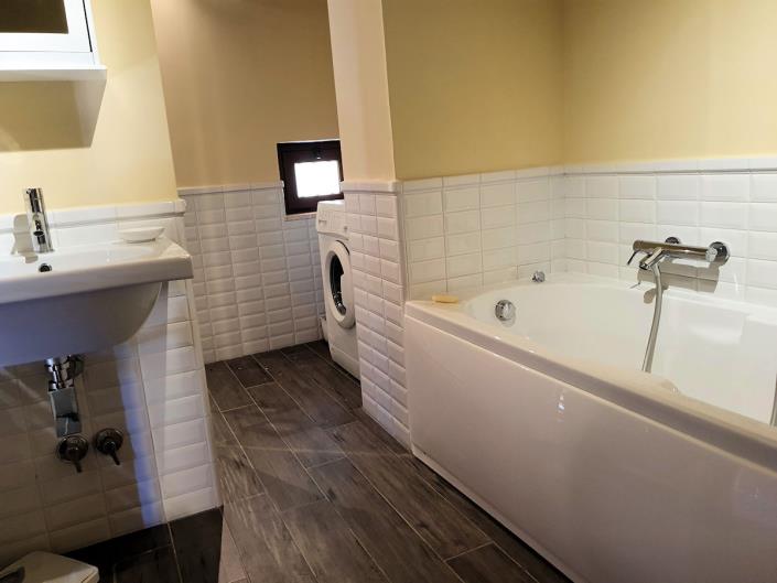 Image No.21-3 Bed Farmhouse for sale