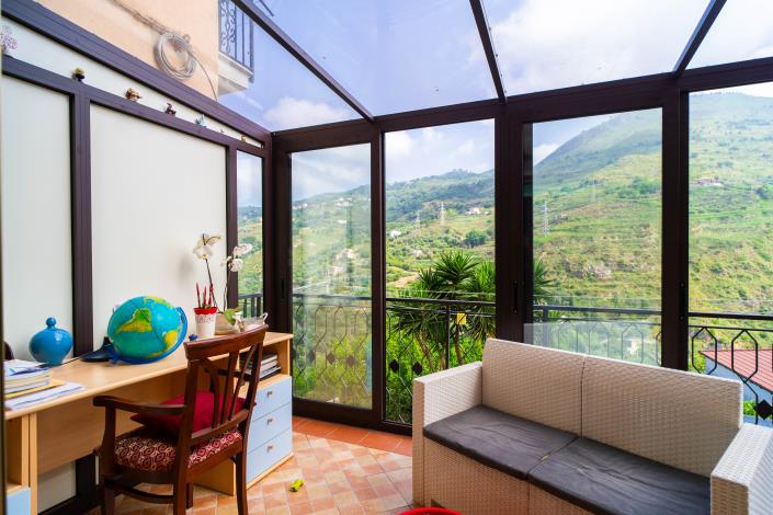 Image No.7-2 Bed Townhouse for sale