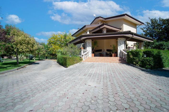 Image No.11-Villa de 5 chambres à vendre à Montalto Uffugo