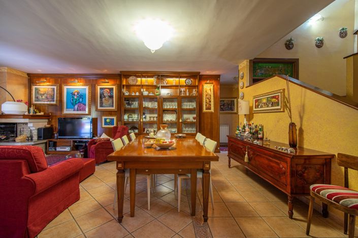 Image No.17-Villa de 5 chambres à vendre à Montalto Uffugo