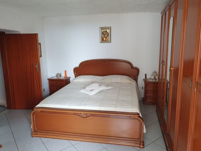 Image No.4-3 Bed Property for sale