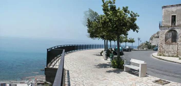 Image No.28-4 Bed Farmhouse for sale